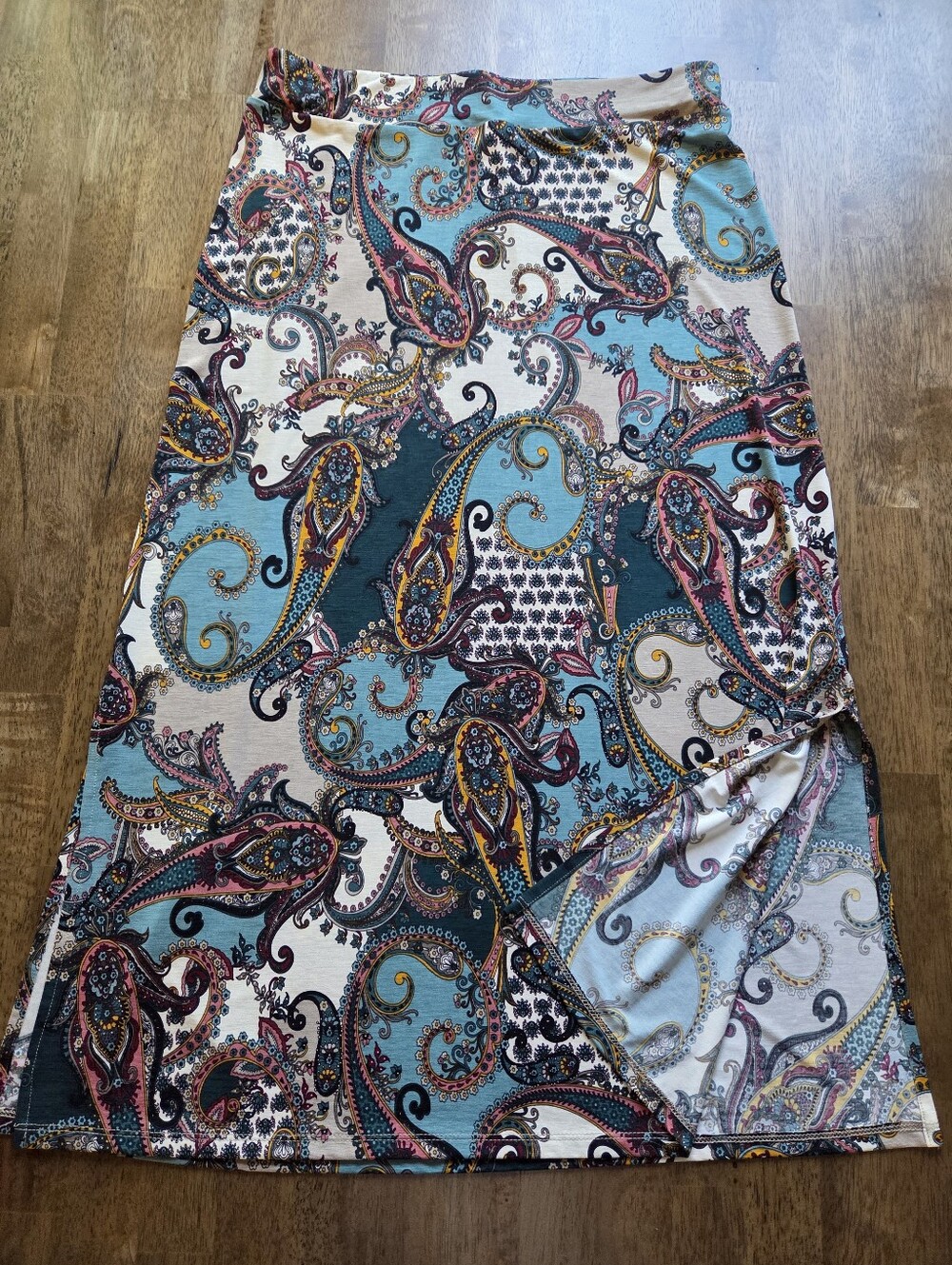 Soft Paisley Print Skirt